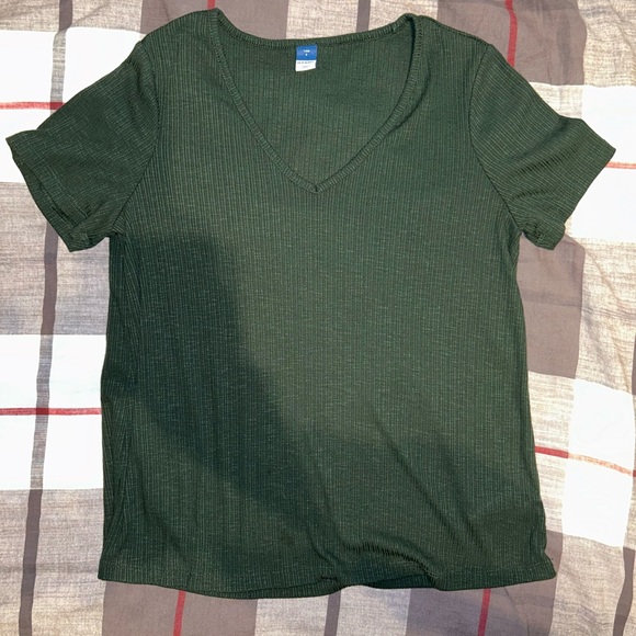 Luxe V-Neck Ribbed Slub-Knit T-Shirt - Picture 4 of 6